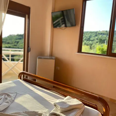 Odeon 3 Radhime Appartement *