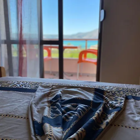 Apartment Odeon 3 Radhime